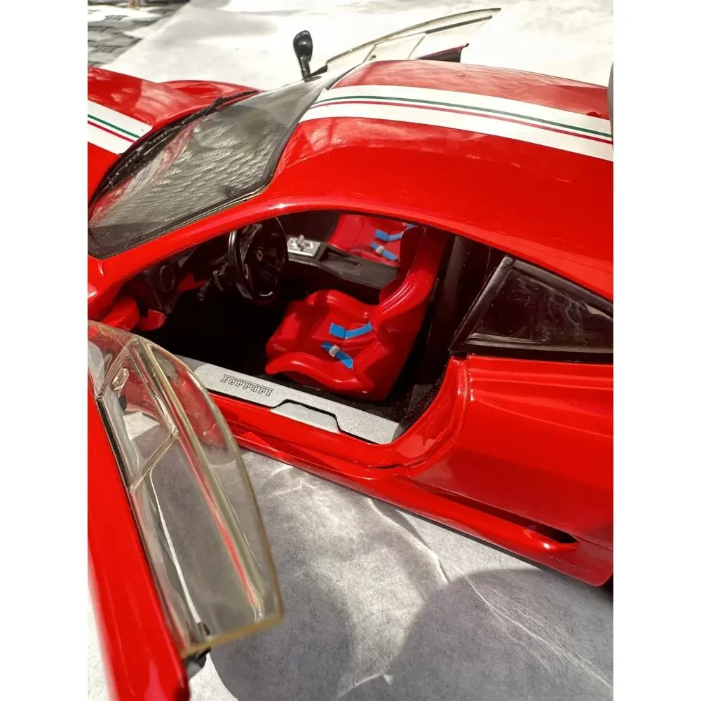 A48 1999 Hot Wheels 1/18 Scale Die Cast Model Ferrari 360 Modena - Red